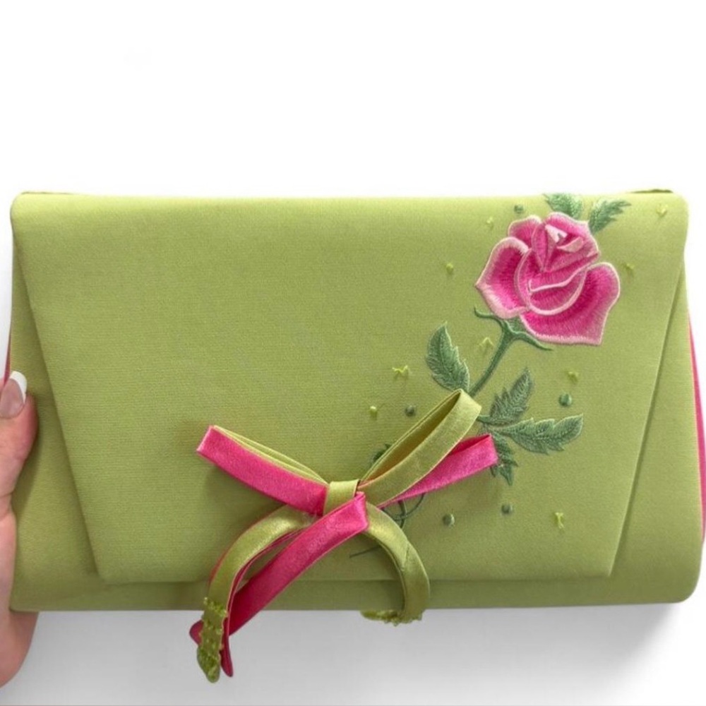 Vintage Elegant Green Clutch with Pink Floral Accent